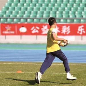 广州120余青少年“决战”橄榄球赛场|广州市|彩票|体育彩票|赛事|青春飞扬_新浪新闻